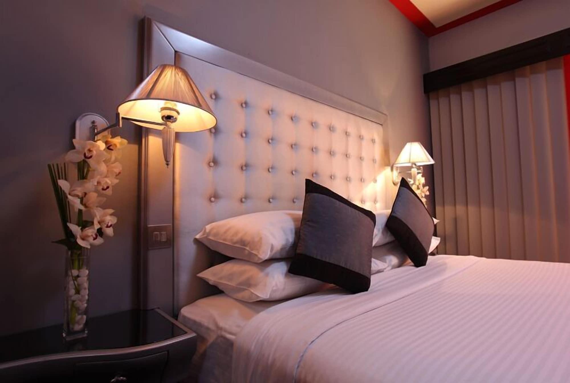 Broadway Hotel Dubai Esterno foto