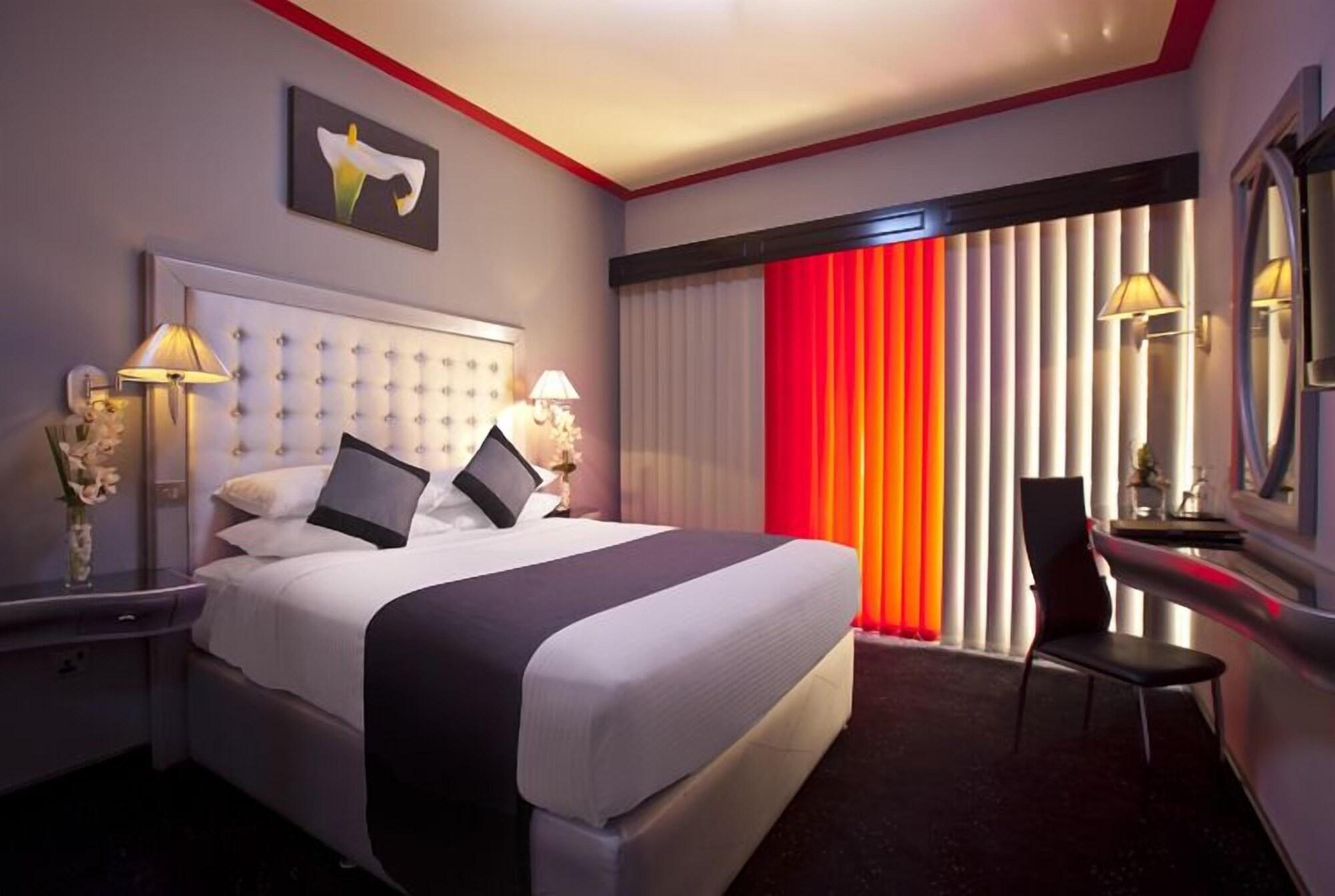 Broadway Hotel Dubai Esterno foto