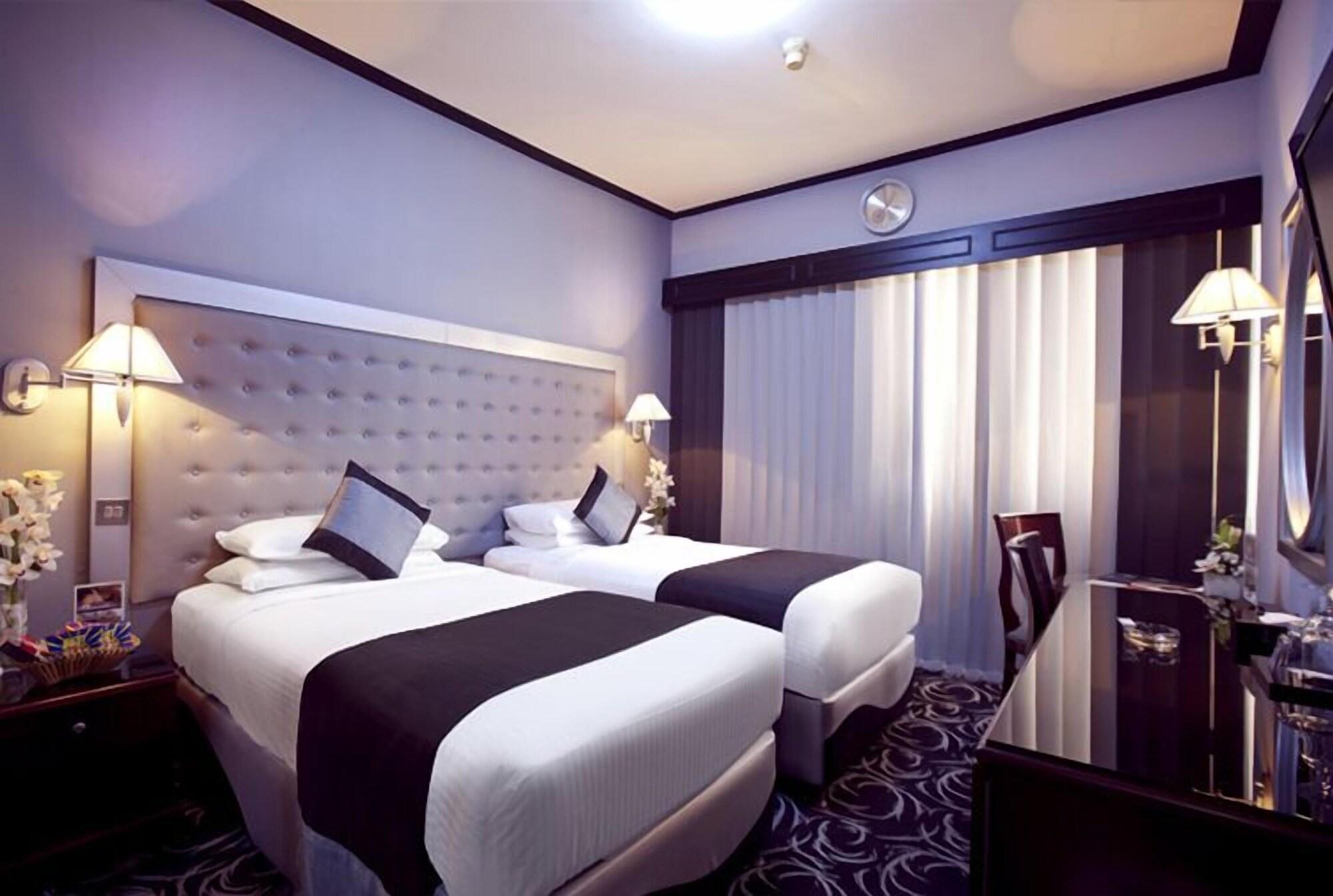 Broadway Hotel Dubai Esterno foto
