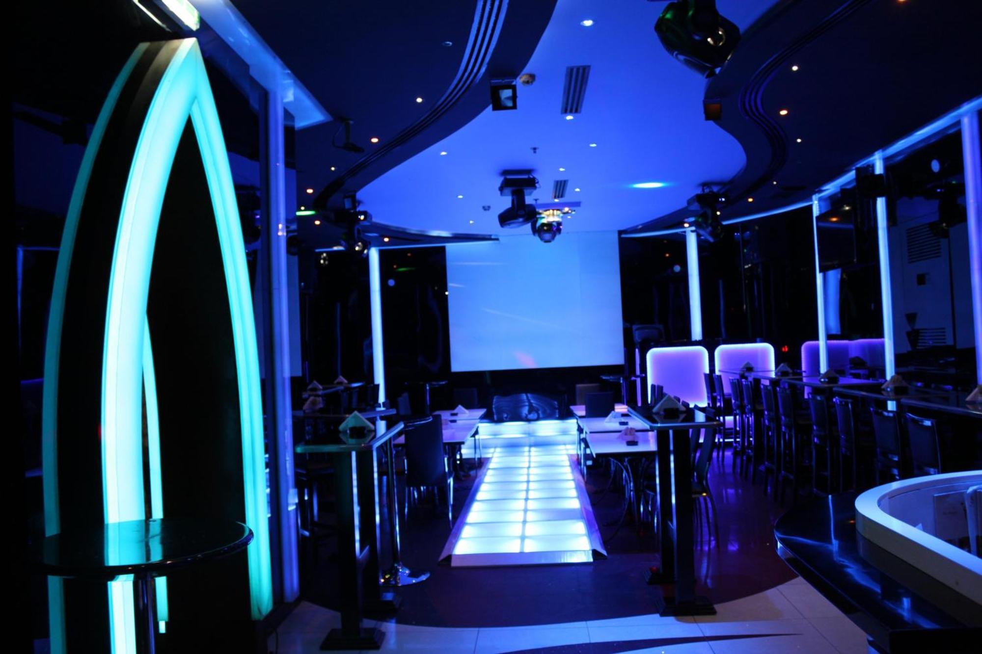 Broadway Hotel Dubai Esterno foto
