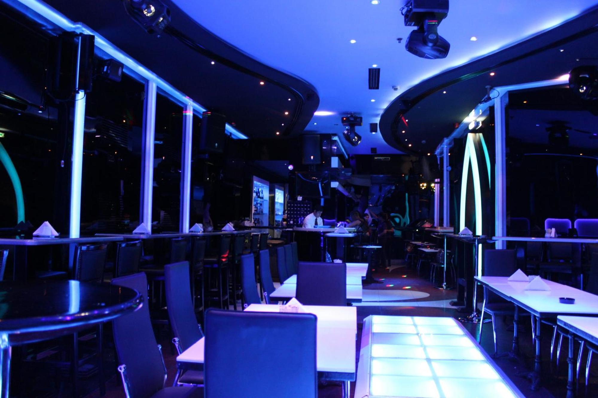Broadway Hotel Dubai Esterno foto