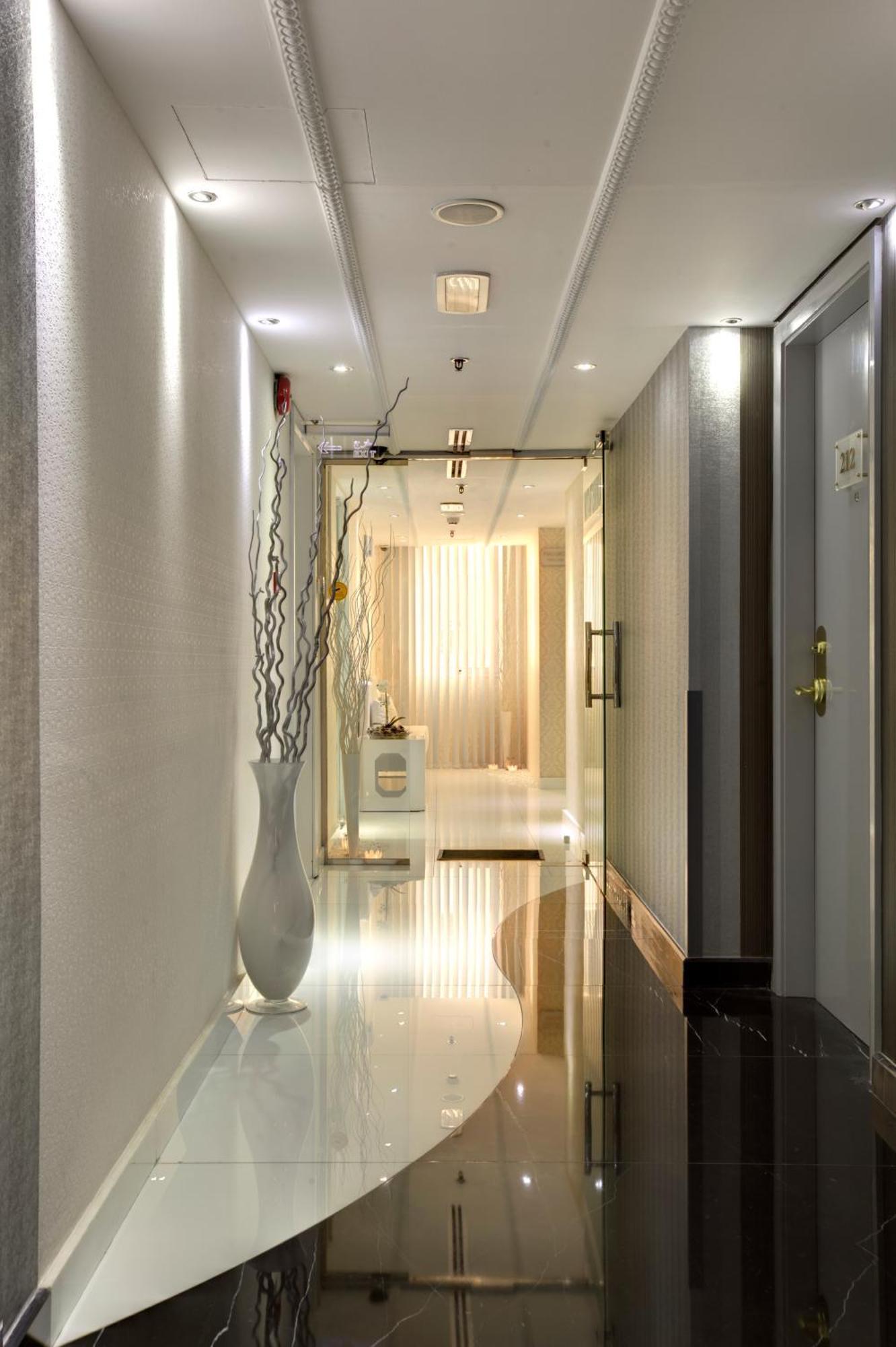 Broadway Hotel Dubai Esterno foto