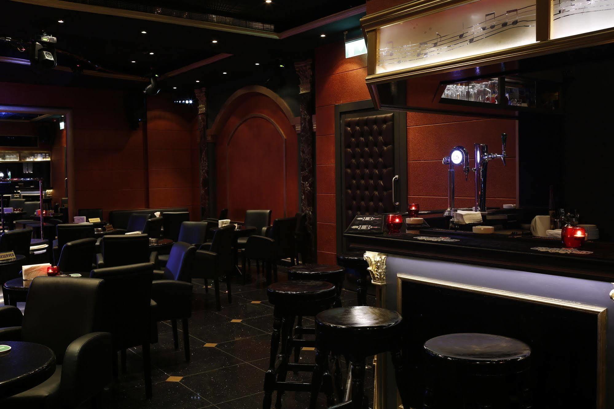 Broadway Hotel Dubai Esterno foto